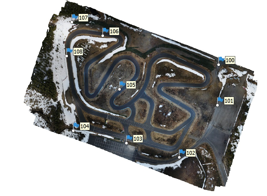 Kuvassa Agisoftilla luotu ortokuva OuluZonen moottoriurheilukeskuksen kartingradasta